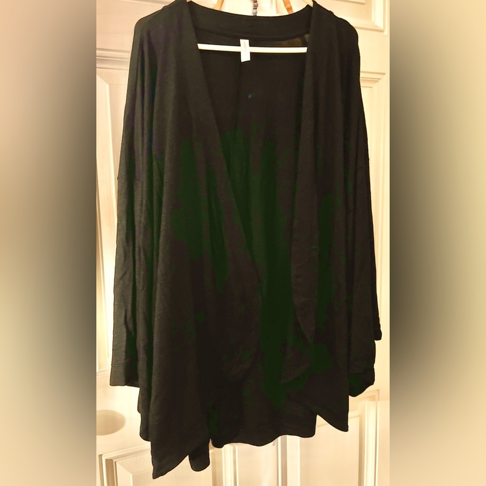 Cacique- Open Swing knit kimono with wide sleeves, size 22/24, color: Black